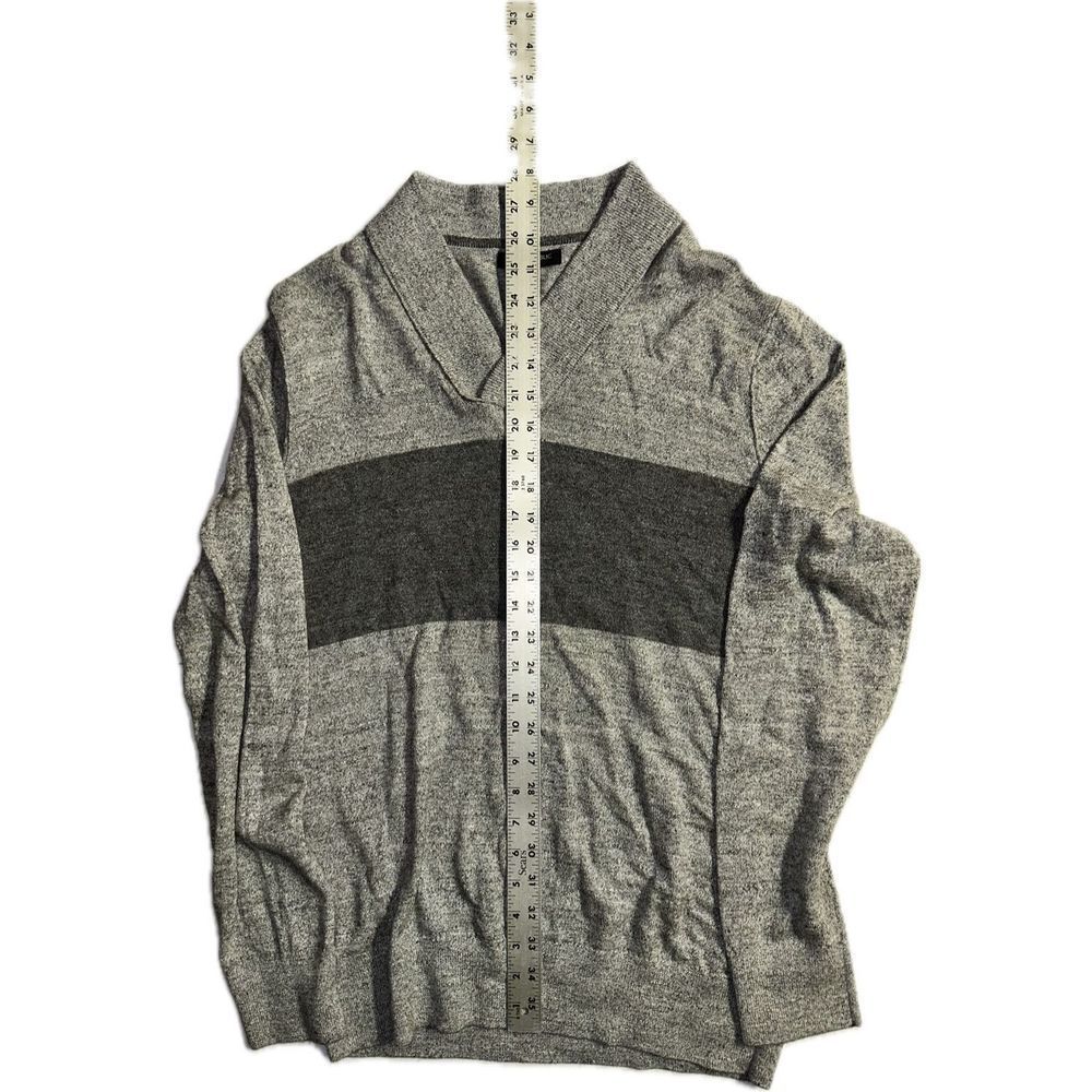 Banana Republic V-Neck Sweater Gray Men’s Size M - Picture 3 of 4